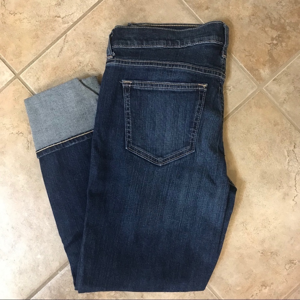 👖Old Navy Ultra Blue Distressed Jeans